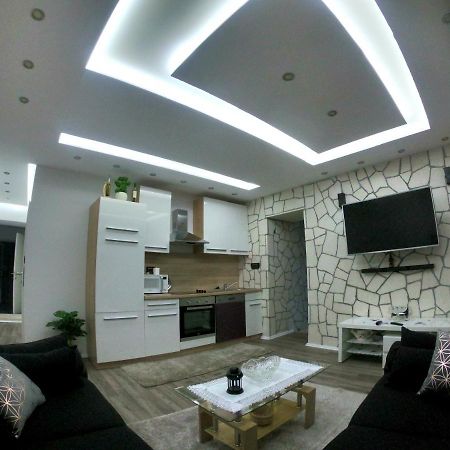 אומיסאליי Apartmani Majetic מראה חיצוני תמונה