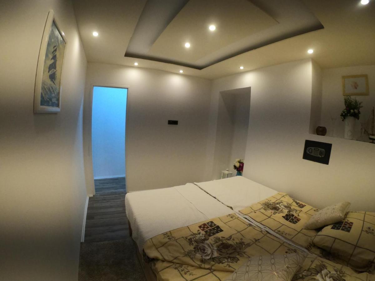 אומיסאליי Apartmani Majetic מראה חיצוני תמונה