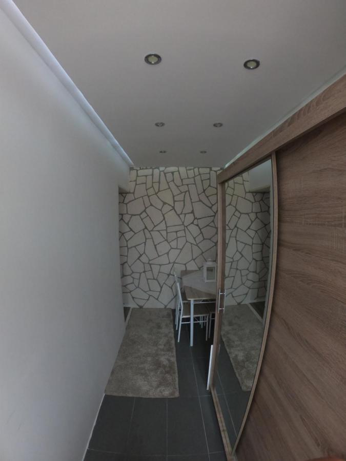 אומיסאליי Apartmani Majetic מראה חיצוני תמונה