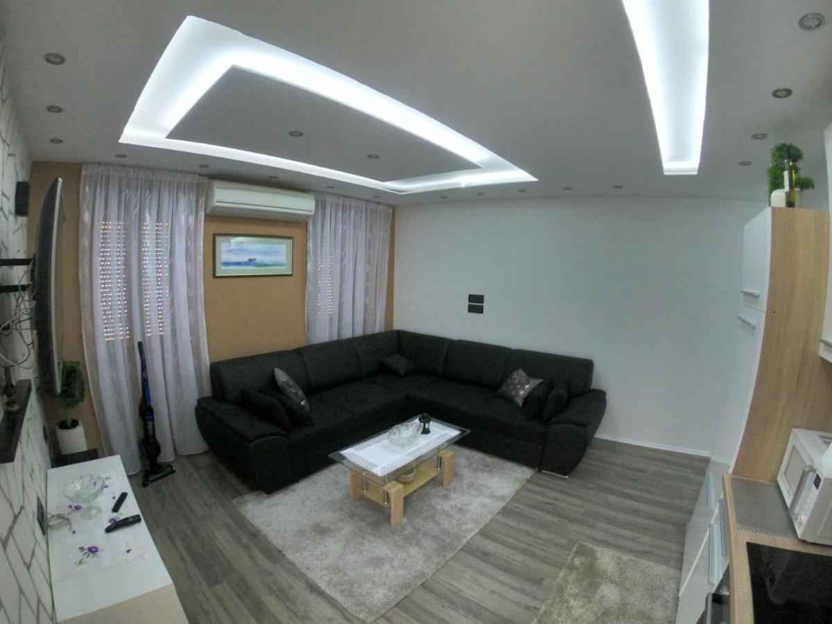 אומיסאליי Apartmani Majetic מראה חיצוני תמונה