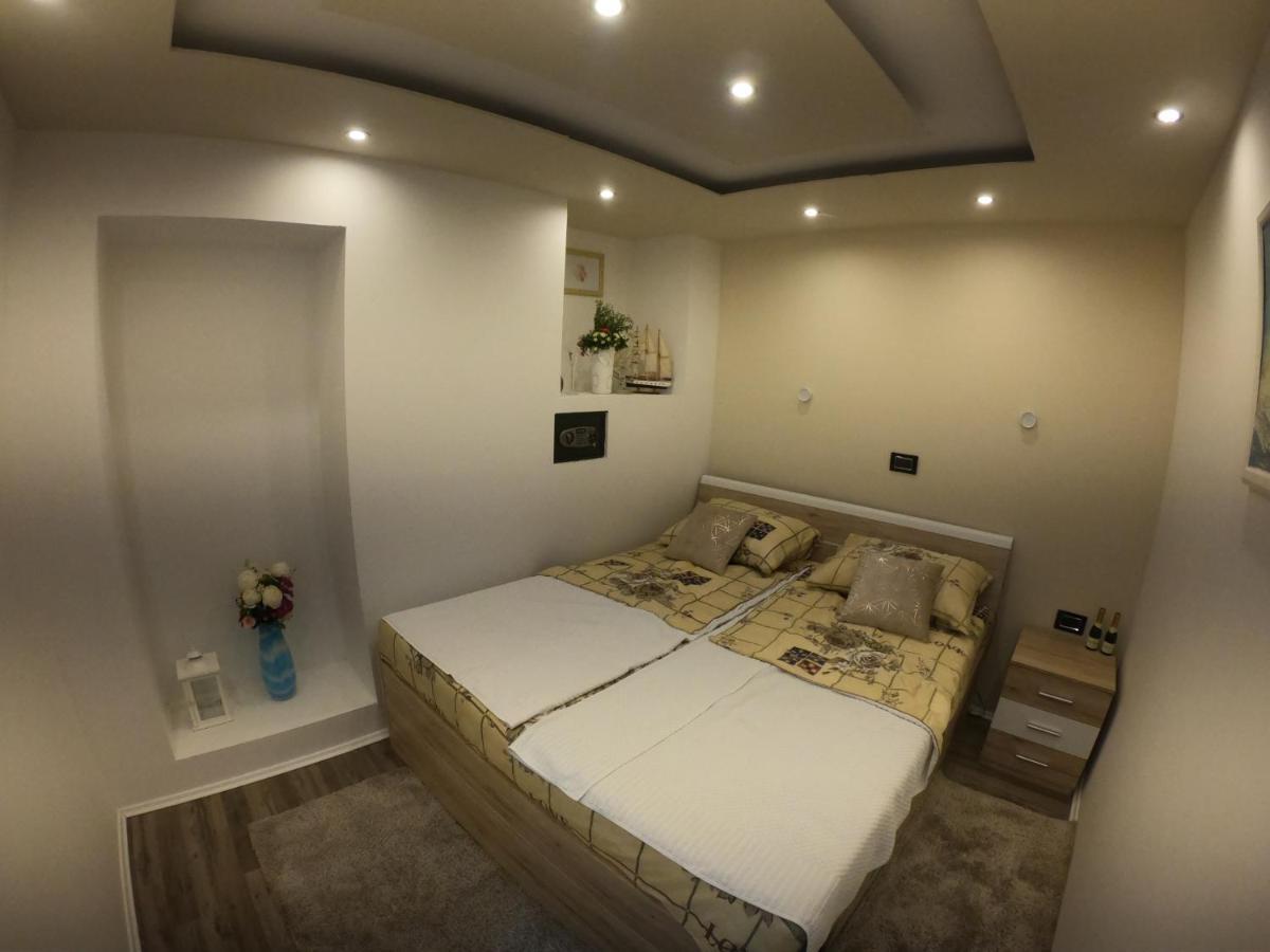 אומיסאליי Apartmani Majetic מראה חיצוני תמונה