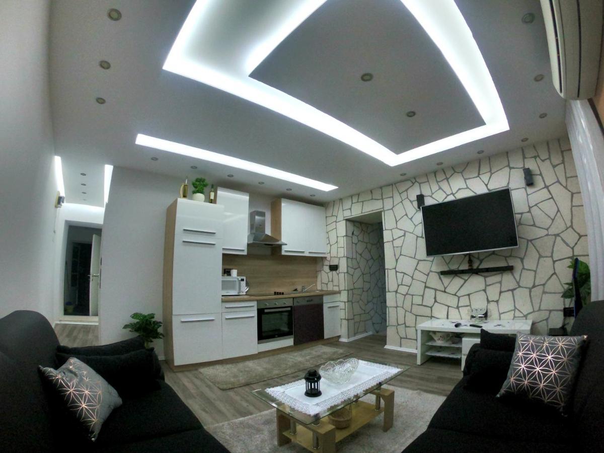 אומיסאליי Apartmani Majetic מראה חיצוני תמונה